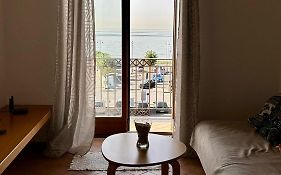 Beautiful And Cozy Seaview Residence